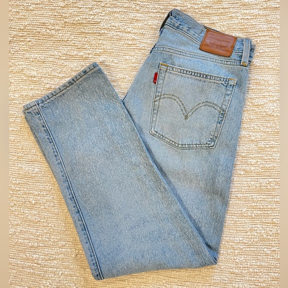 Light Wash Levi Straight Jean - Picture 1 of 4